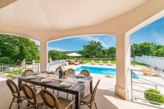 Villa Vivian by Villa Plus - 9