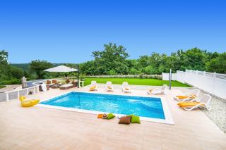 Villa Vivian by Villa Plus - Kringa - 8