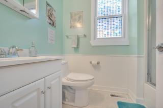 Manor and Mutts #1 cottage - 1