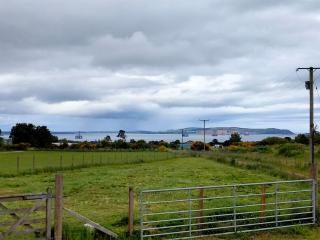Small cosy bothy - 1