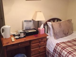 The Waltzing Weasel B&B - Birch Vale - 4