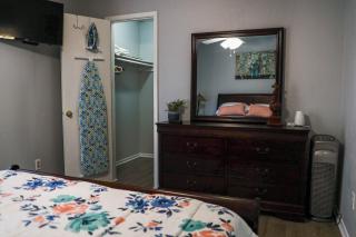 Congeniality and Comfort. All the essentials with class, 2 nights? 2 weeks? Stay, relax, work, or go out for fun. - 3
