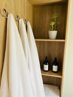 The Sanctuary Holiday Home - Escape the Ordinary - 2