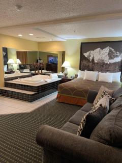 Super 8 by Wyndham Trinidad - 5