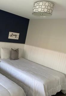 Lakeview Motel and Cottages - Sauble Beach - 8