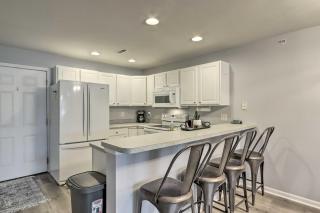 Pool Access and Lake Views Camdenton Condo - Camdenton - 7