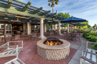 Best Western Plus Hilltop Inn - Redding - 2
