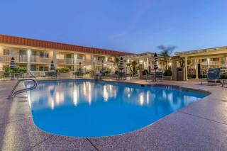 Best Western Plus Hilltop Inn - Redding - 9