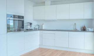 New / Stunning Sea View / Light / 3 BR - 4