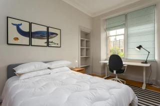 Gorgeous 4 bed Apartment right beside the Meadows - Edimburgo - 9