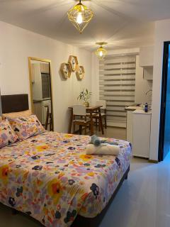 Estudio elegante y cálido - 7