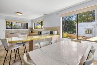 Retro Retreat - Lorne - 1