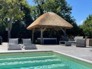 LES 2 CHAUMIÈRES Piscine & Spa - Ablon - 5