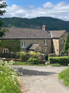 Country Cottage with great outside space & views - 0