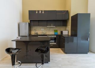 Spacious Riverside Residency - Magnificent View - 5