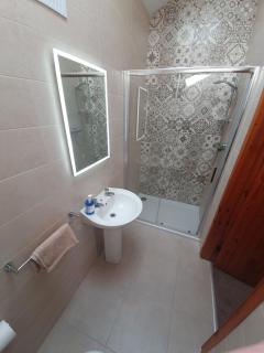 Slane Farm Hostel, Cottages and Camping - 1