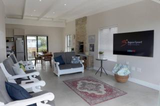 The Whale and Waddler - Unit with a view - Kleinmond - 5