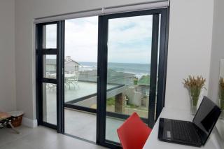 The Whale and Waddler - Unit with a view - Kleinmond - 4
