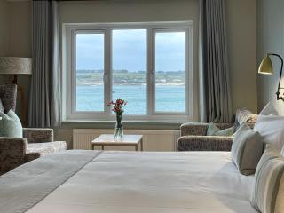 The Atlantic - Hugh Town - 9