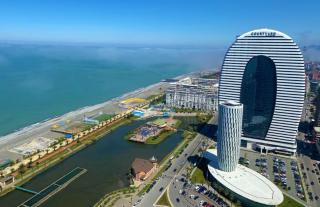 Batumi Beach Side & Sea View Aparthotel - 9