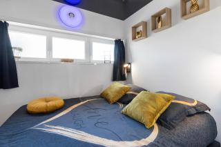 Black Jack naturiste Port Nature coursive vue mer - 7