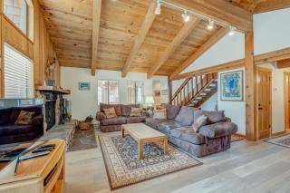 Beaver Pond Northstar Luxury Chalet with Hot Tub - Truckee - 9
