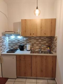 Chrysoula’s Convenient Triple Room with Yard - 6