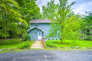 Cozy Retreat with Hot Tub, on Sleepy Hollow Lake! - Athens - 9