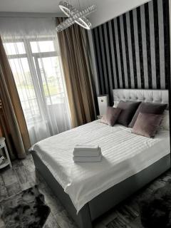Romeo's Beachfront Apartment by LOFT, Hotel OPERA and White Tower - Mamaia - 9