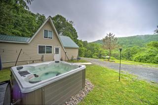 A-Frame Cabin with Hot Tub 5 Mi to Waterford! - - 9