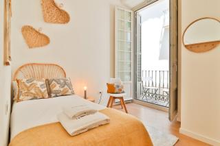 C74 - Marvelous 3 Bedroom Apartment In Historical - 2