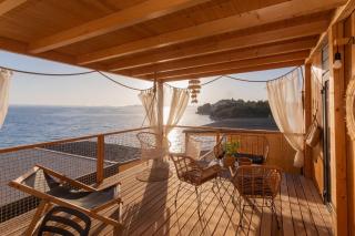 Mara's Coast - Ella - Drage - 3