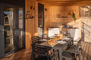 Mara's Coast - Ella - Drage - 7
