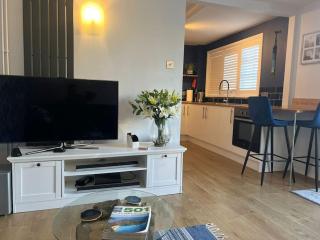 Unique one bedroom guest house with free parking - Aldershot - 2