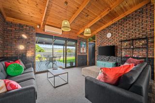 Black Pearl - Aldinga Beach - C21 SouthCoast Holidays - Aldinga Beach - 3