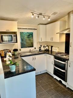 New Forest Hideaway- Self Catering Accommodation - Newbridge - 6