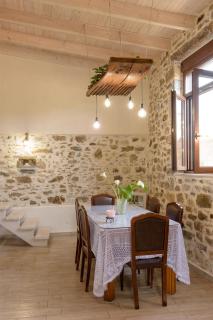 Platipodi stone house - 1