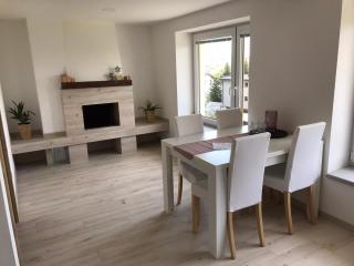 Soukromý pokoj s kuchyní a koupelnou v řadovce - 1