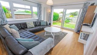 Swallows Croyde - Open plan beach chalet & close proximity to the beach - Sleeps 6 - 9