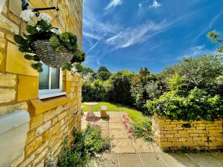 Cotswold Chic Retreats "Jacinabox" Central Chipping Campden-Parking-Garden - 4