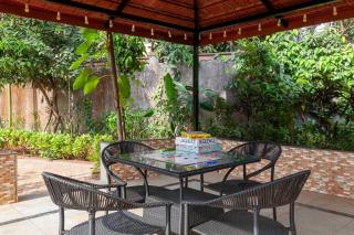 Sunshine Bloom by StayVista - Your Oasis with Pool, Lawn, Gazebo, and Poker Table - Lonavala - 2