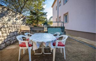 Cozy Apartment In Novi Vinodolski - 3