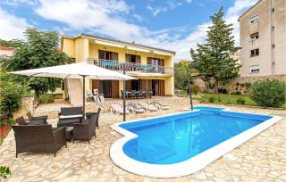 Nice Home In Banjol With Wifi - Banjol - 4