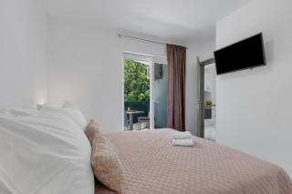 Central Makarska - Apartments Šantrić - 1