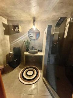 A LUXURY STONE HOUSE - 9