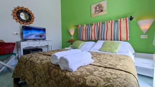 Summer Vibes B&B - 1