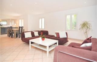 4 Bedroom Beautiful Home In Calvisson - 4