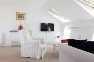 Spacious 3 bedroom flat with terrace - Londra - 0