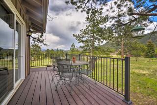 Rocky Mountain Breezes Cabin Grill and Deck! - 0