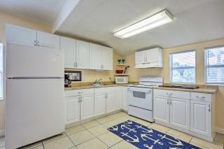 Surfside Oceanfront Cottage with Beach Access! - St. Augustine - 4
